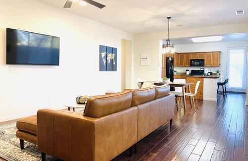 Raisin House | Modern Pet Friendly Fresno/Clovis Area-For Families & Professionals