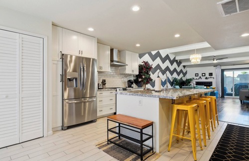 Paradise Valley Village House | Modern Phoenix Home for a Private Getaway