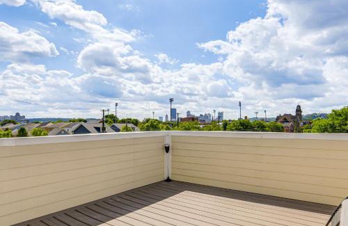Manchester House | Modern Pittsburgh Home with Rooftop Deck and Backyard