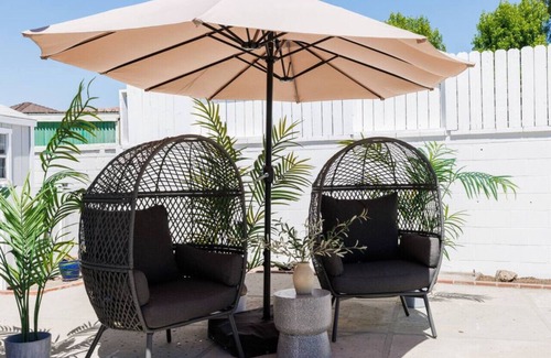 Los Altos House | Modern Pool House | Solar Heated Pool 3 BR in LB