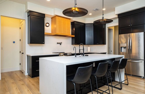 Bullhead City House | Modern Pool Oasis, Close to Lake, River, and Casinos!