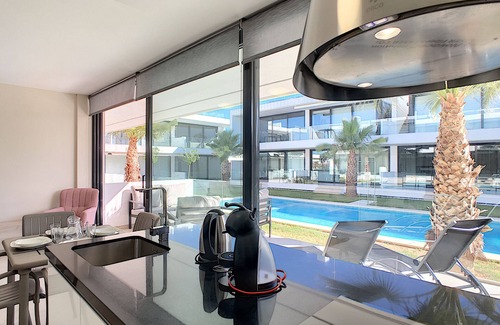 Mar de Cristal Apartment | Modern, pool view, south east facing