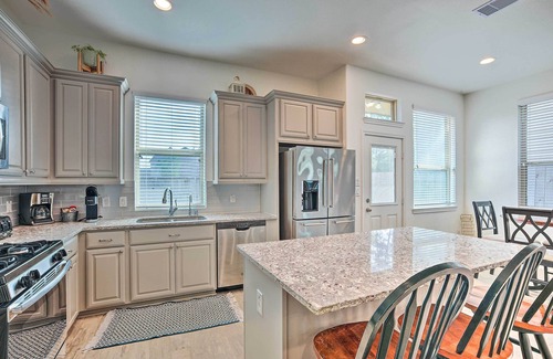 Porter House | Modern Porter Home w/ Furnished Deck!