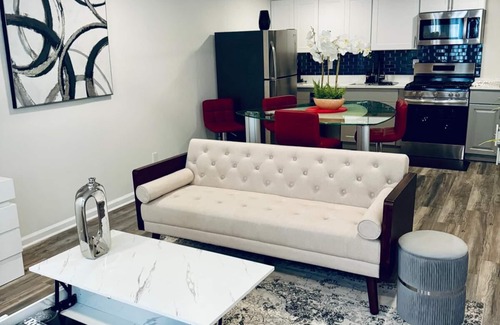 Austell Apartment | Modern Private Bungalow Near Six Flags