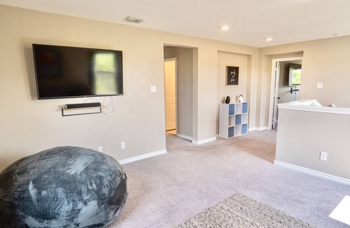 Medina Valley House | Modern Private San Antonio Retreat Near SeaWorld!