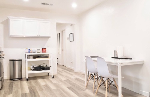 Tulare House | Modern & Private Tulare Getaway Near the Outlets!