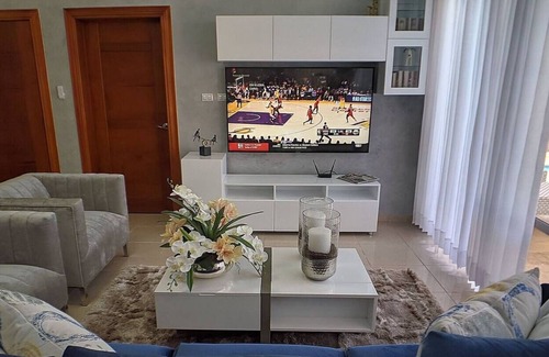La Mulata Villa | Modern & private villa minutes from the beach