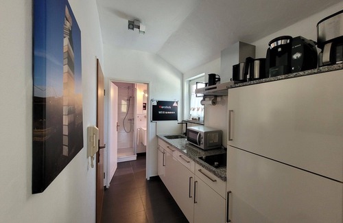 Bad Kreuznach Apartment | Modern, quiet 1-room comfort apartment - balcony, WLAN, TV, spa area