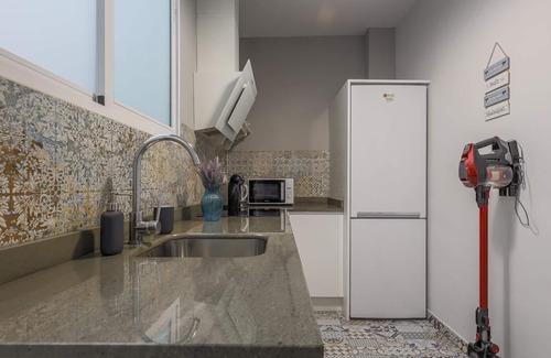 San Roque Apartment | Modern & quiet apartment in typical Sevilla house