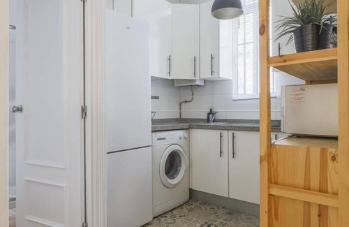 San Roque Apartment | Modern & quiet apartment in typical Sevilla house