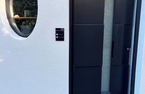 Seevetal Apartment | MODERN, QUIET, CENTRAL HVV connection from Hittfeld station: 15 min. to HH main station.