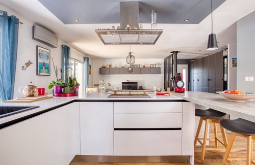 Trans-en-Provence Villa | Modern, quiet villa with superb black pearl pool