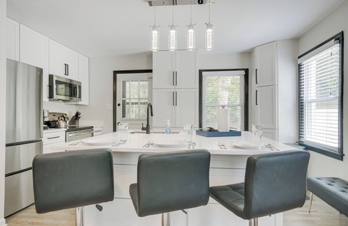 East Raleigh House | Modern Raleigh Vacation Rental ~ 3 Mi to Downtown!