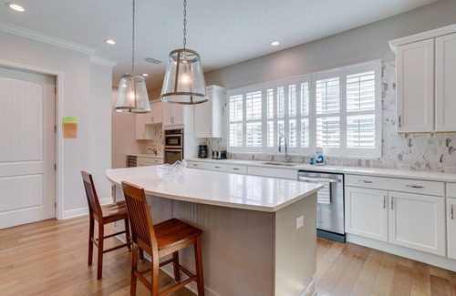 Redington Beach House | Modern Redington Beach Townhome: Steps to Beach!