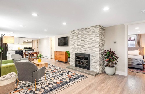 Sloan Lake House | Modern | Regis | Sloans Lake | Work-Friendly