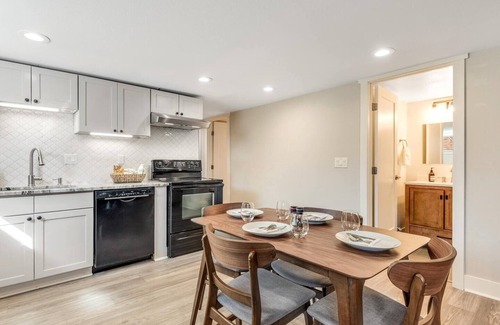 Sloan Lake House | Modern | Regis | Sloans Lake | Work-Friendly