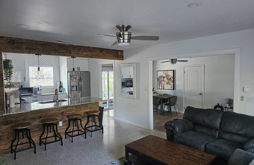 Coquina Key House | Modern Relaxing Retreat in St. Petersburg! Downtown Access & The Beach!