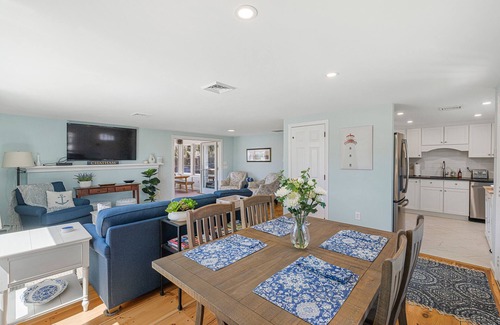 West Chatham House | Modern, RENOVATED, 3-bed PeachTree House