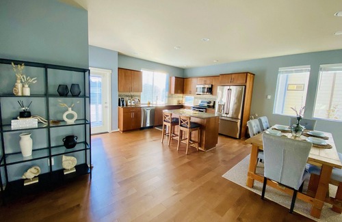 Renton House | Modern Renton Retreat
