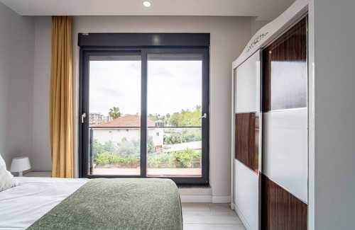 Aksu Apartment | Modern Residence with Shared Pool in Antalya Aksu