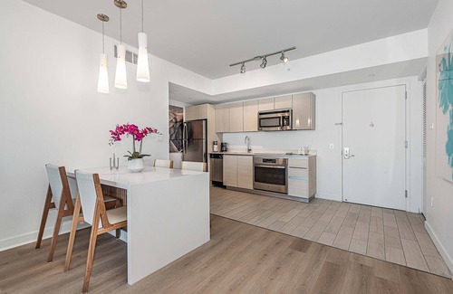Hallandale Beach Apartment | Modern Resort with Amazing Pool