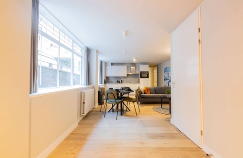 Centrum Apartment | Modern Retreat 3BDR Apartment WS
