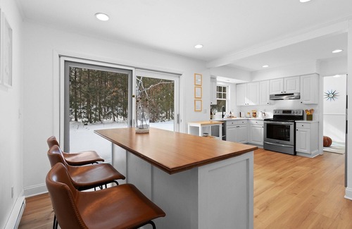 Sister Bay House | Modern Retreat Downtown Sister Bay ☀️