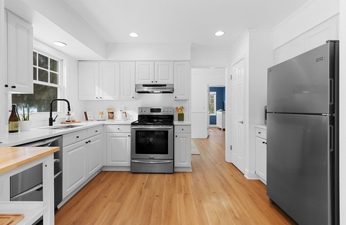 Sister Bay House | Modern Retreat Downtown Sister Bay ☀️