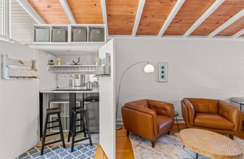 High Point House | Modern Retreat, Hot Tub, Bar, Patio, Family