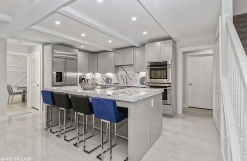 Chastain Park House | Modern Retreat in Buckhead next to Golf and Parkn