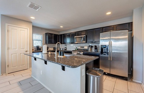 Canyon Trails House | Modern Retreat in Goodyear, AZ