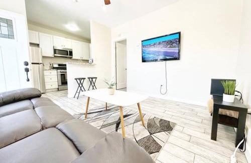 Lincoln Acres Apartment | Modern Retreat Just Outside The City