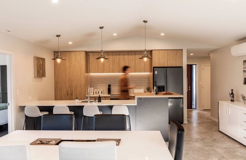 Hanmer Springs House | Modern Retreat | BBQ & Fireplace | Table Tennis - HS8319