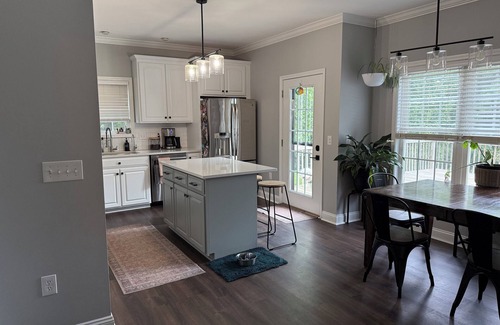 Troutville House | Modern Retreat w Level 2 EV Charger + Peloton