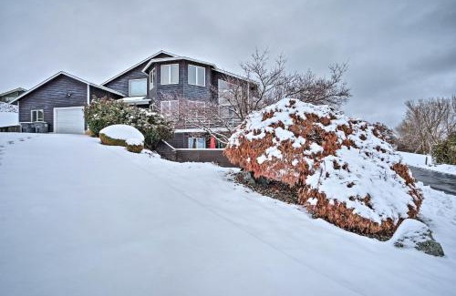 Wapato Point House | Modern Retreat with Hot Tub - Steps to Lake Chelan!