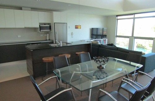 Taupo Apartment | Modern Riverside Apartment - Stunning views