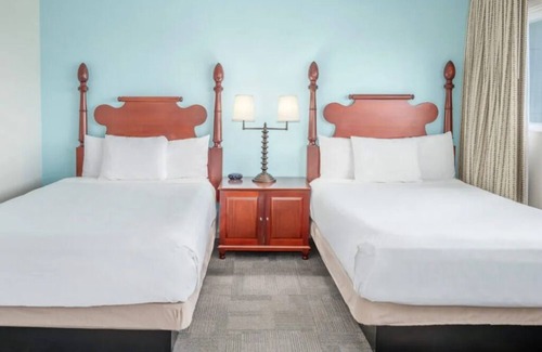 Kahului Hotel | Modern Room w/Stunning Garden Views | Beachfront Vibes w/Outdoor Pool Access