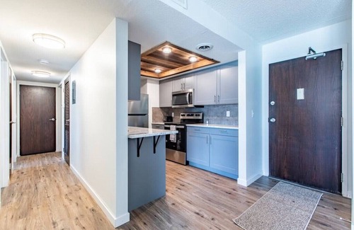 East Side Pioneers Condo | Modern, Rustic 2 Bed/1 bath 6 blocks from Mayo