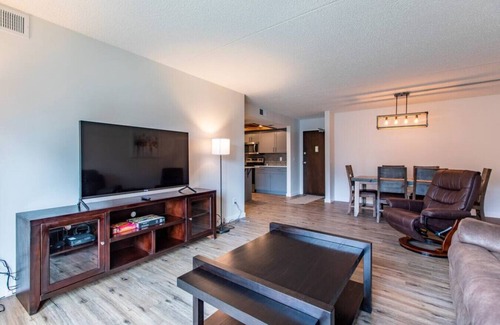 East Side Pioneers Condo | Modern, Rustic 2 Bed/1 bath 6 blocks from Mayo