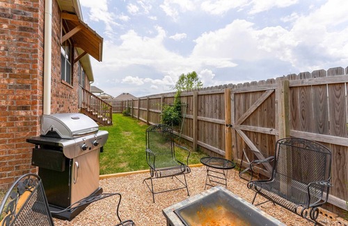 Gentry House | Modern-Rustic Gentry Stay Quiet & Comfortable