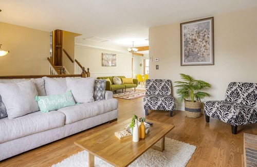 North Central Westminster House | Modern Rustic Home| 3BD&2BA | Denver&Boulder