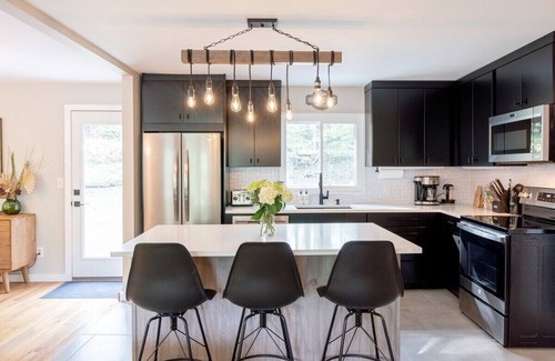 Saugerties House | Modern Rustic Retreat w/Hot Tub