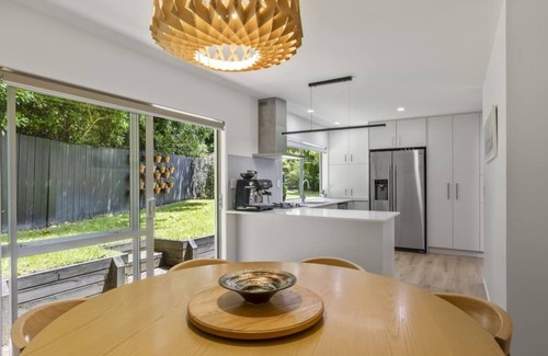 Greenlane - Ellerslie House | Modern Sanctuary on the reserve