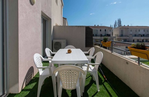 Le Grau-Du-Roi Apartment | Modern Seaside Apartment