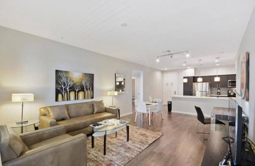 Menlo Park Condo | Modern Silicon Valley Condos with Rooftop Lounge and Pool