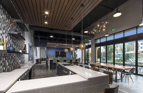 Menlo Park Condo | Modern Silicon Valley Condos with Rooftop Lounge and Pool