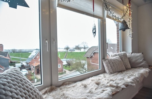Hollern-Twielenfleth Apartment | Modern, spacious top-floor apartment with panoramic views of the Elbe