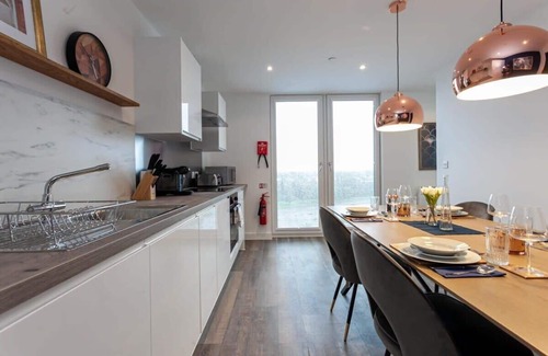 Old Trafford Apartment | Modern & Spacious 2 Bed Apartment by Old Trafford
