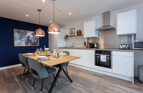 Old Trafford Apartment | Modern & Spacious 2 Bed Apartment by Old Trafford