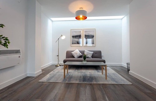 Old Trafford Apartment | Modern & Spacious 2 Bed Apartment by Old Trafford